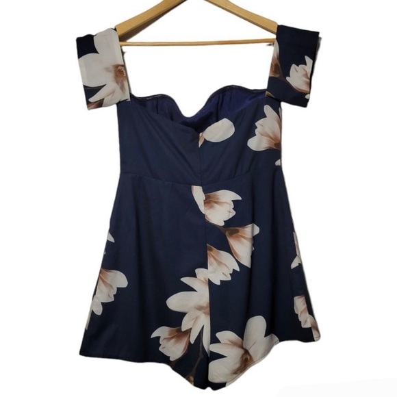 L'atiste Floral Print Romper Blue Size Large. - Picture 7 of 8